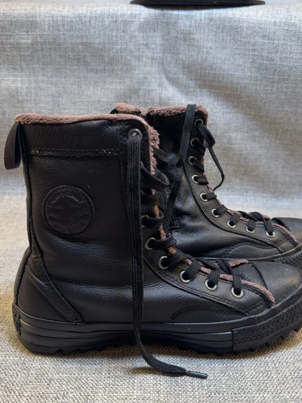 Converse Chuck Taylor Leather Fur Hi Rise Boots Black 553387C Size 4 Zip
